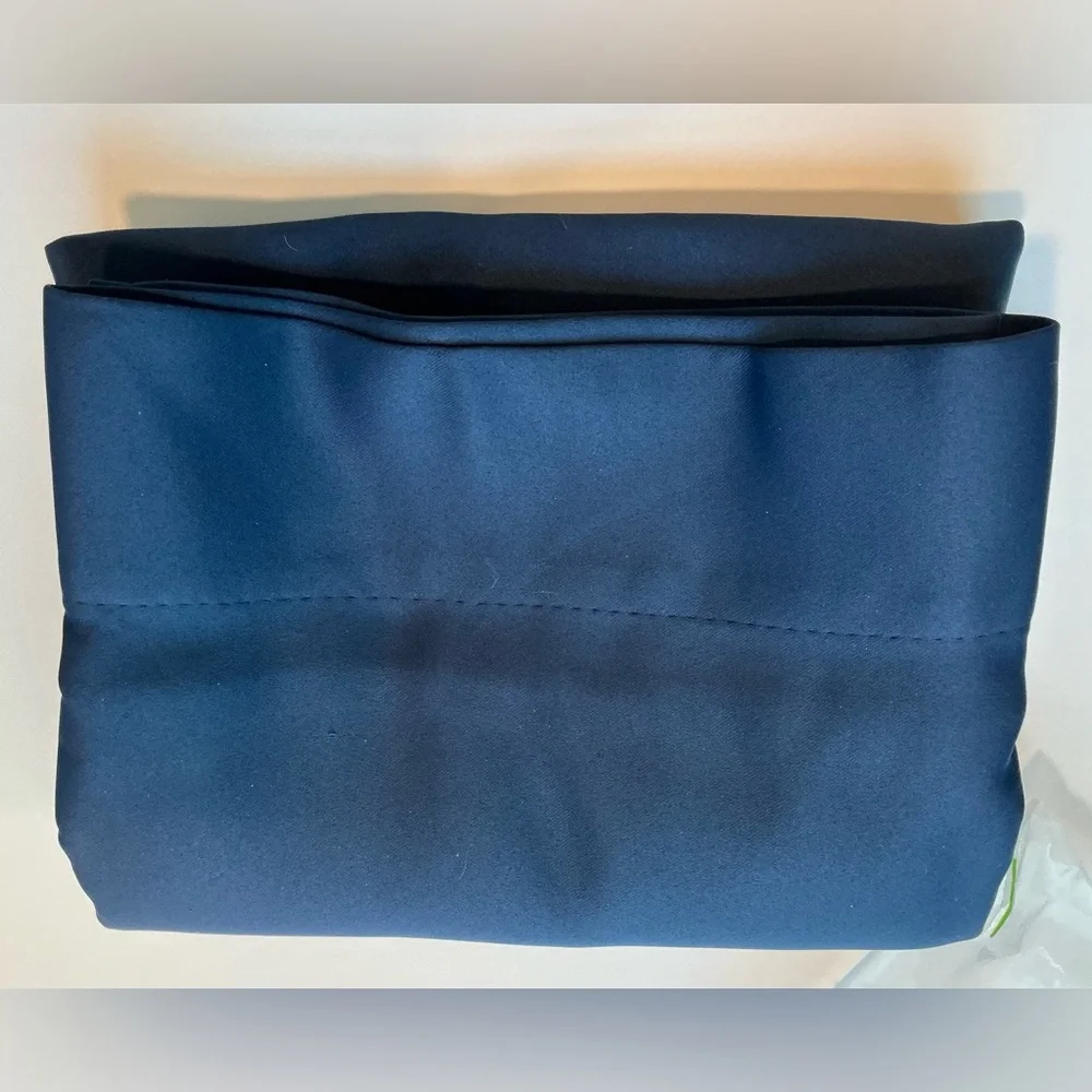 1 Blackout Curtain. Navy. 42x63” All Season Thermal Insulated. Rod Pocket. NWT